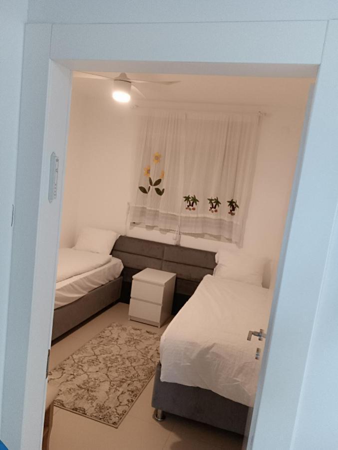 עכו דירה חדשה ליד הים- Akko-Brand New Apartment Bagian luar foto